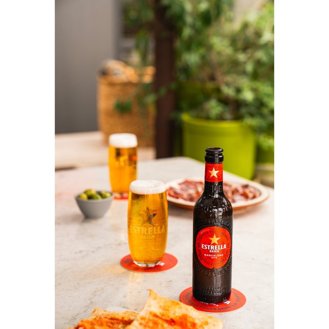 Estrella Damm Spanish lager 330ml pack - British product