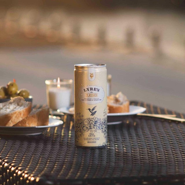 Lyre's Classico non-alcoholic sparkling drink 4 x 250ml cans, UK version