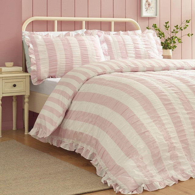 Catherine Lansfield seersucker frill duvet set super king, UK version