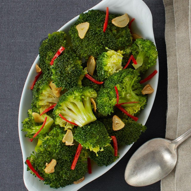 Ocado fresh broccoli vegetable 375g, imported from the UK