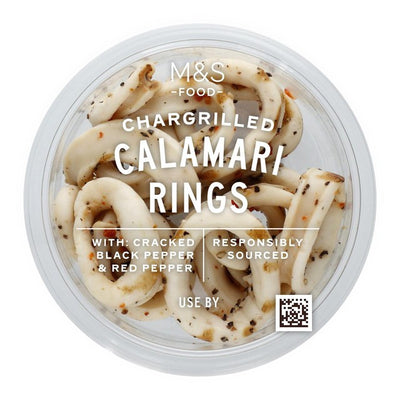 M&S M&S Grillet Blekksprutringer med Knust Sort Pepper og Rød Pepper Krydder Sjømat Snack 100g- Kjøp online hos McGrocer