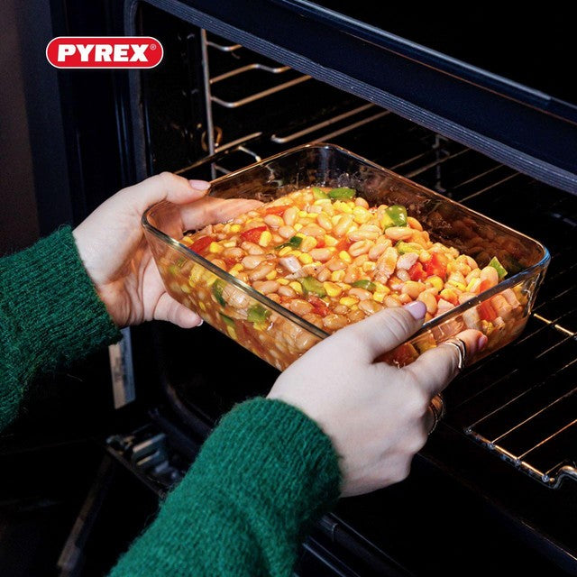 Pyrex Cook & Freeze glass casserole dish 0.8L, imported from the UK