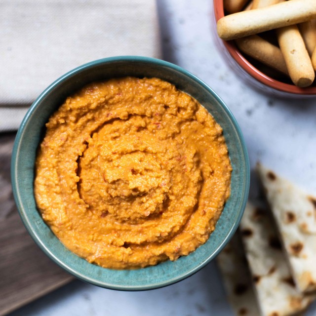 M&S Roasted Red Pepper Houmous 200g, imported from the UK