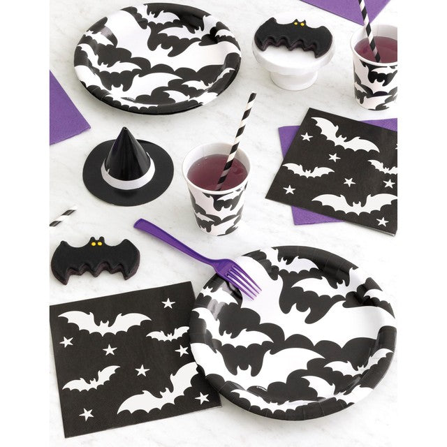 Unique Party Halloween Bats paper party plates 22.86cm, UK version