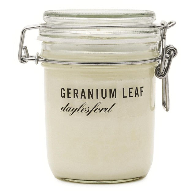 Daylesford Geranium Leaf large scented candle 180g - British product