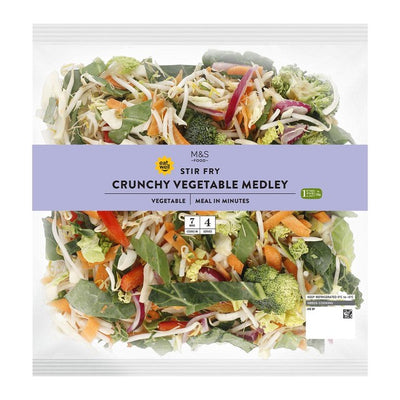 M&S Family Crunchy Veg Medley Sachet de légumes sautés mélangés 550g