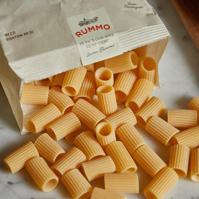 Rummo Mezzi Rigatoni pasta 500g, imported from the UK