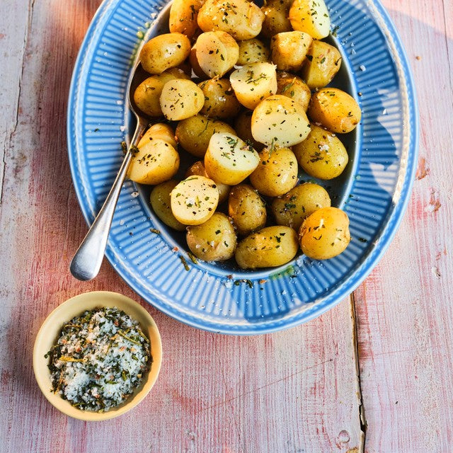 Maldon Garlic Sea Salt Wild and Roasted 100g, imported from the UK