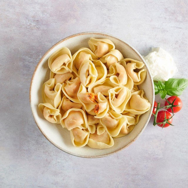 Dell'Ugo tomato mozzarella tortelloni pasta, UK version