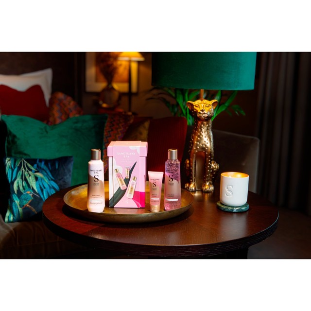 Sanctuary Spa Lily & Rose skincare gift set 550ml (British brand)