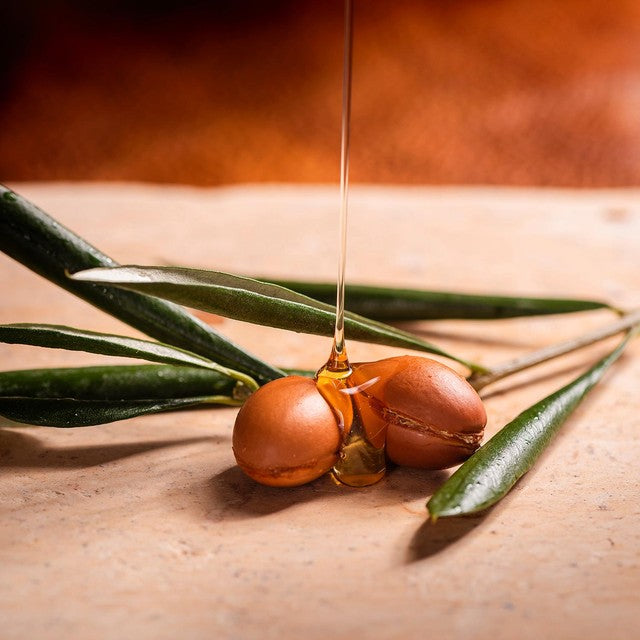 OGX Argan Oil Heat Protect Spray 177ml, imported from the UK