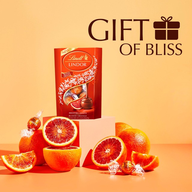 Lindt Lindor blood orange milk chocolate truffles 200g, UK version