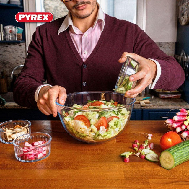 Pyrex glass mixing bowl 3L, imported from the UK