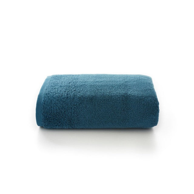Deyongs Palazzo 800gsm cotton bath towel in Petrol colour, size 70 x 135cm - British product