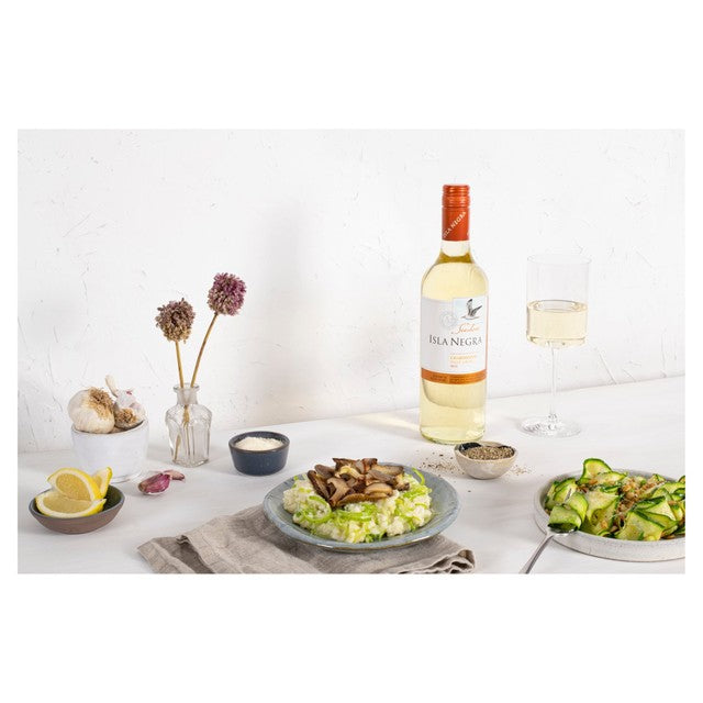 Isla Negra Chardonnay white wine 75cl, UK version