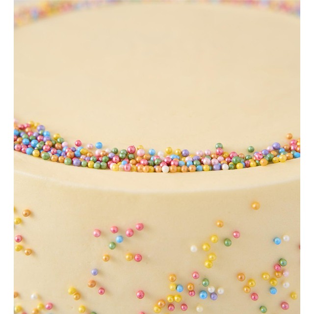 Lola's Cupcakes Vanilla Layer Cake serves 8, UK version