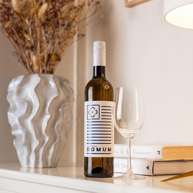 Virgin Wines Quintas do Homem Domum Vinho Verde Loureiro 75cl, imported from the UK