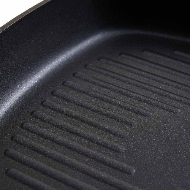 M&S non-stick griddle pan 26cm black, imported from the UK