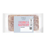M&S Kokos- og bringebærbrødkake 266 g, importert fra Storbritannia