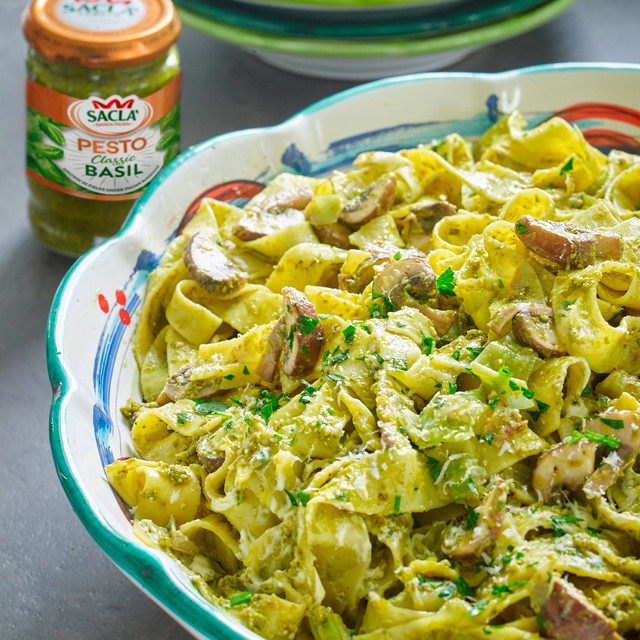 Sacla classic basil pesto, imported from the UK
