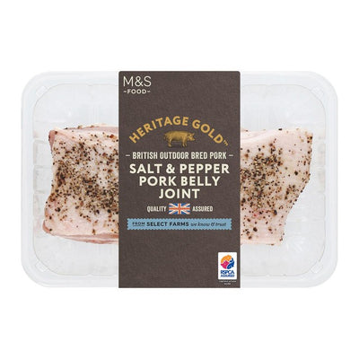 M&S M&S Heritage Gold لحم خنزير مقرمش مملح وفلفل بريطاني متربي في الهواء الطلق 720 جم - اشترِ عبر الإنترنت من McGrocer