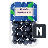 Arándanos frescos Ocado, envase de plástico de 250 g, importados del Reino Unido.