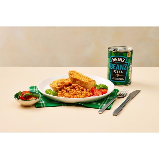 Heinz Baked Beans Pizza Style with Cheese and Basil 390g, UK version
