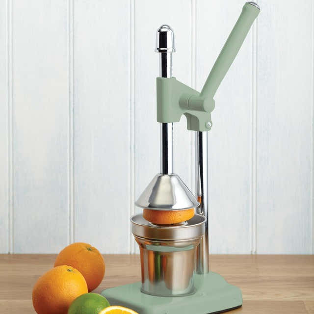 KitchenCraft Living Nostalgia manual juicer in English Sage finish, UK version