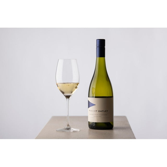 Robert Oatley Signature Series Chardonnay 75cl white wine, imported from the UK