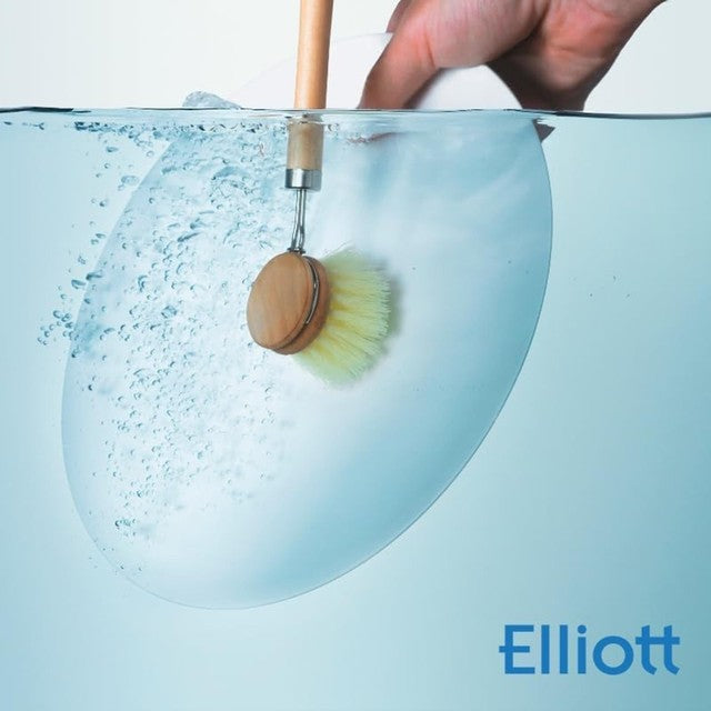 Elliotts wooden dish brush with natural Tampico fibres - British product