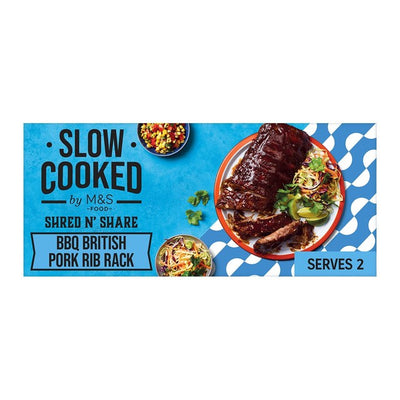 M&S M&S لحم ضلوع خنزير مشوي بصلصة BBQ مدخنة ببطء بصلصة حلوة ومدخنة 615 جرام - اشترِ عبر الإنترنت من McGrocer