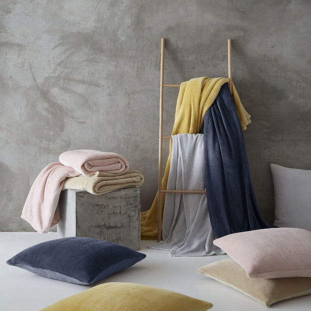 Catherine Lansfield raschel throw navy 130x170cm, UK version