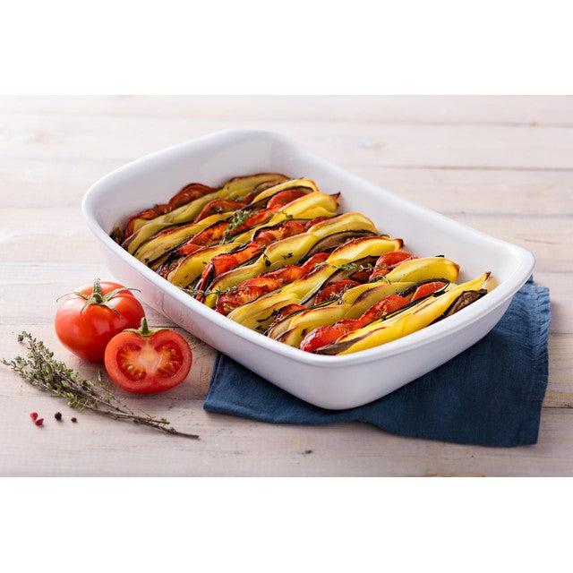 Pyrex ceramic roaster white 26cm, imported from the UK