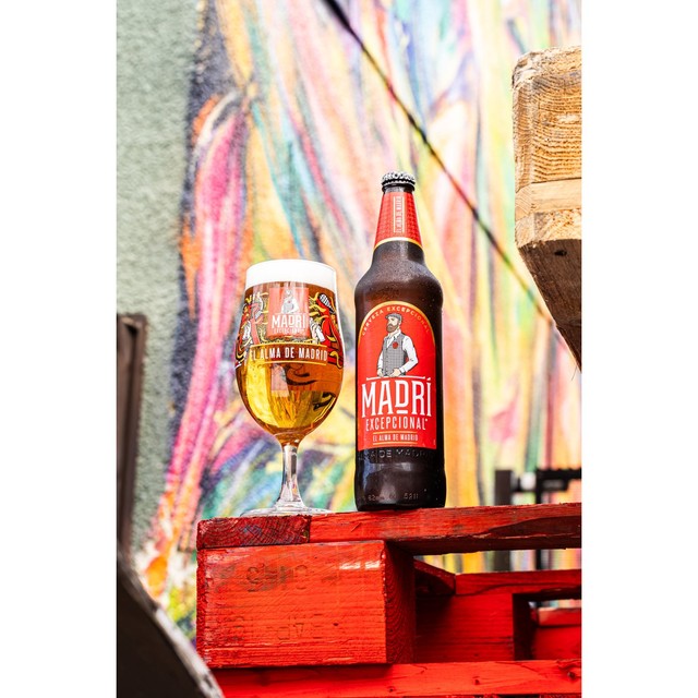 Madri Excepcional lager beer 660ml, imported from the UK