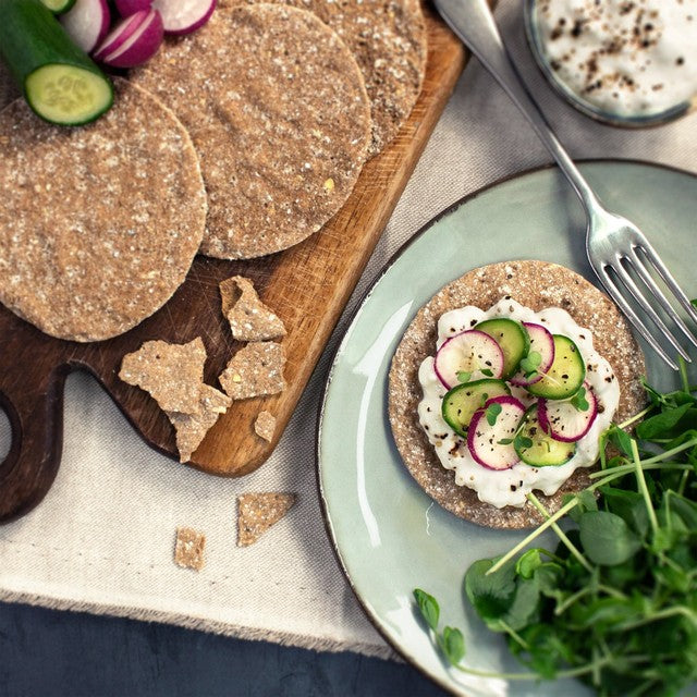 Peter's Yard wholegrain sourdough crispbread 125g, imported from the UK