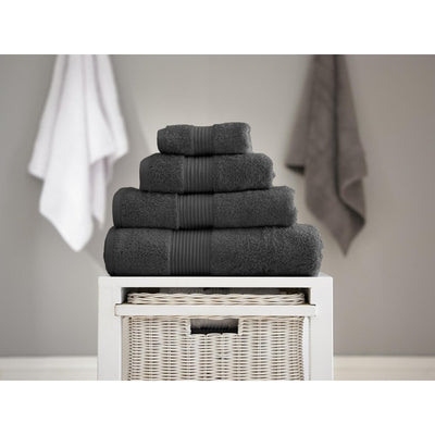 M&S Deyongs Bliss Pima Baumwoll-Badetuch in Carbon, 70cm x 127cm, 650 g/m² – Jetzt bei McGrocer kaufen