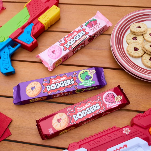 Jammie Dodgers raspberry biscuits 140g, UK version