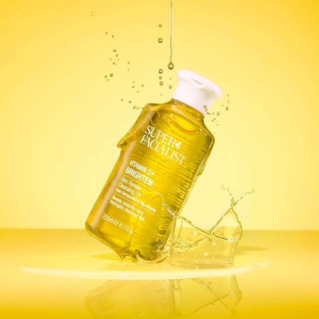 Super Facialist Vitamin C Cleansing Oil 200ml (British brand)