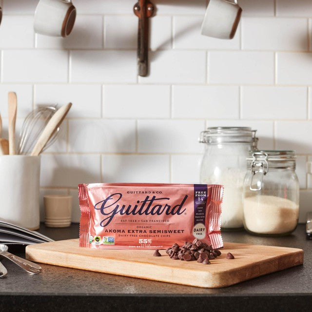 Guittard Akoma Extra Semisweet 55% Cacao Baking Chips 283g - British product
