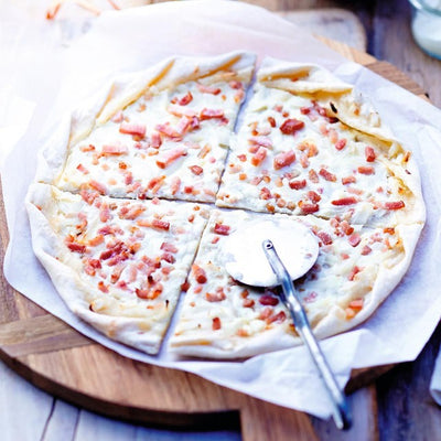 M&S Picard Tarte salée surgelée au bacon, crème fraîche et oignon 260g - Acheter en ligne sur McGrocer