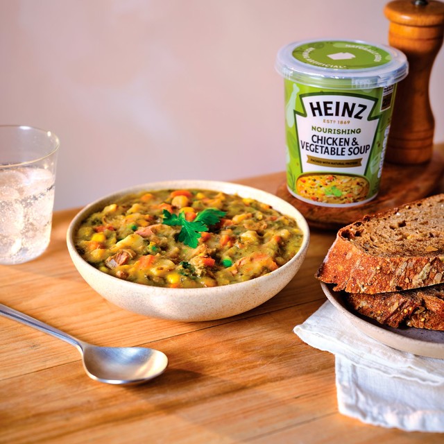 Heinz chicken and vegetable soup pot 400g, UK version