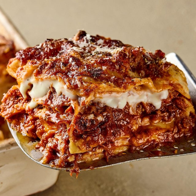 Pasta Evangelists beef lasagne 385g, imported from the UK