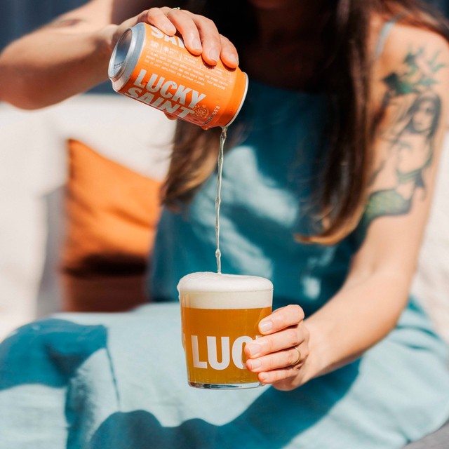 Lucky Saint Hazy IPA alcohol-free beer 4 x 330ml, UK version