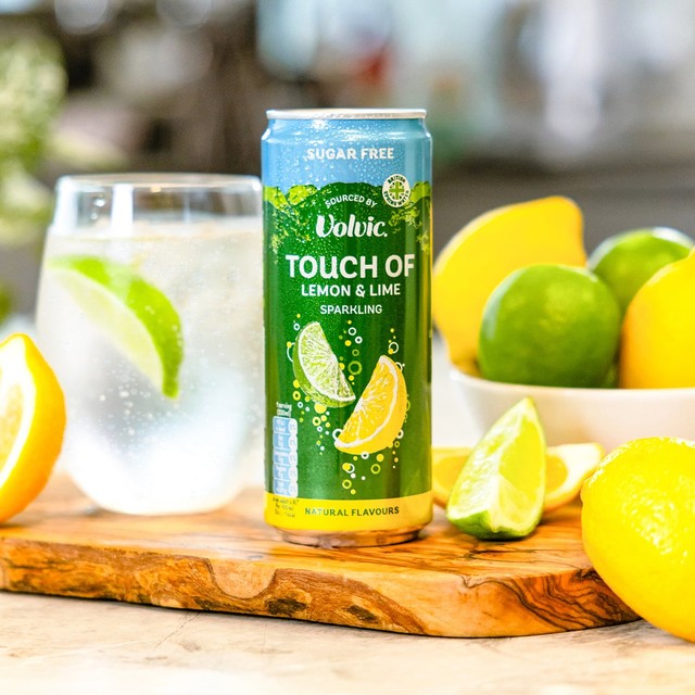 Volvic lemon and lime sparkling sugar free flavoured water 4 x 330ml cans (British brand)