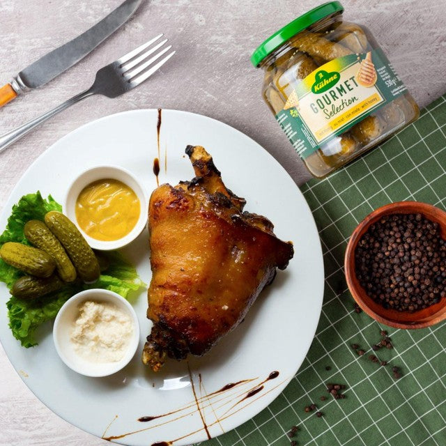 Kuhne gourmet gherkins with honey jar, UK version