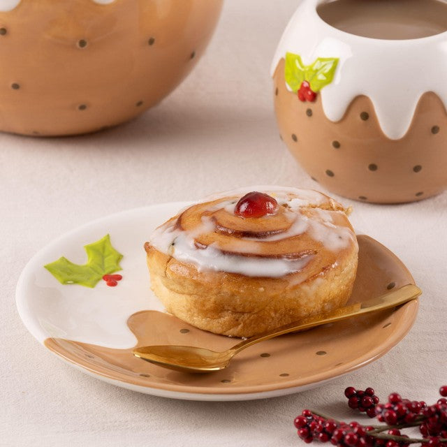 Price & Kensington Christmas Pudding Plate 18cm, imported from the UK