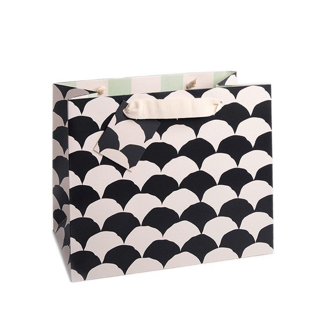 Caroline Gardner black and white scalloped medium gift bag - British product