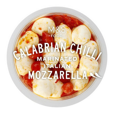 M&S Kalabrische Chili Marinierte Italienische Mozzarella-Käsebällchen mit Paprika 160g