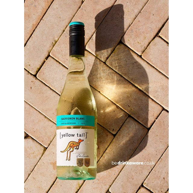 Yellow Tail Sauvignon Blanc white wine 75cl (British brand)