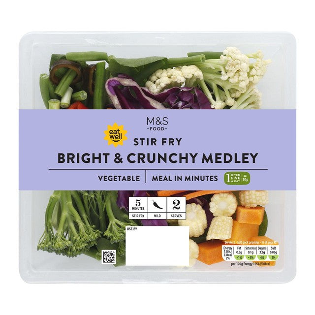 M&S Wokeblanding Blandede Grønnsaker 220g, importert fra Storbritannia